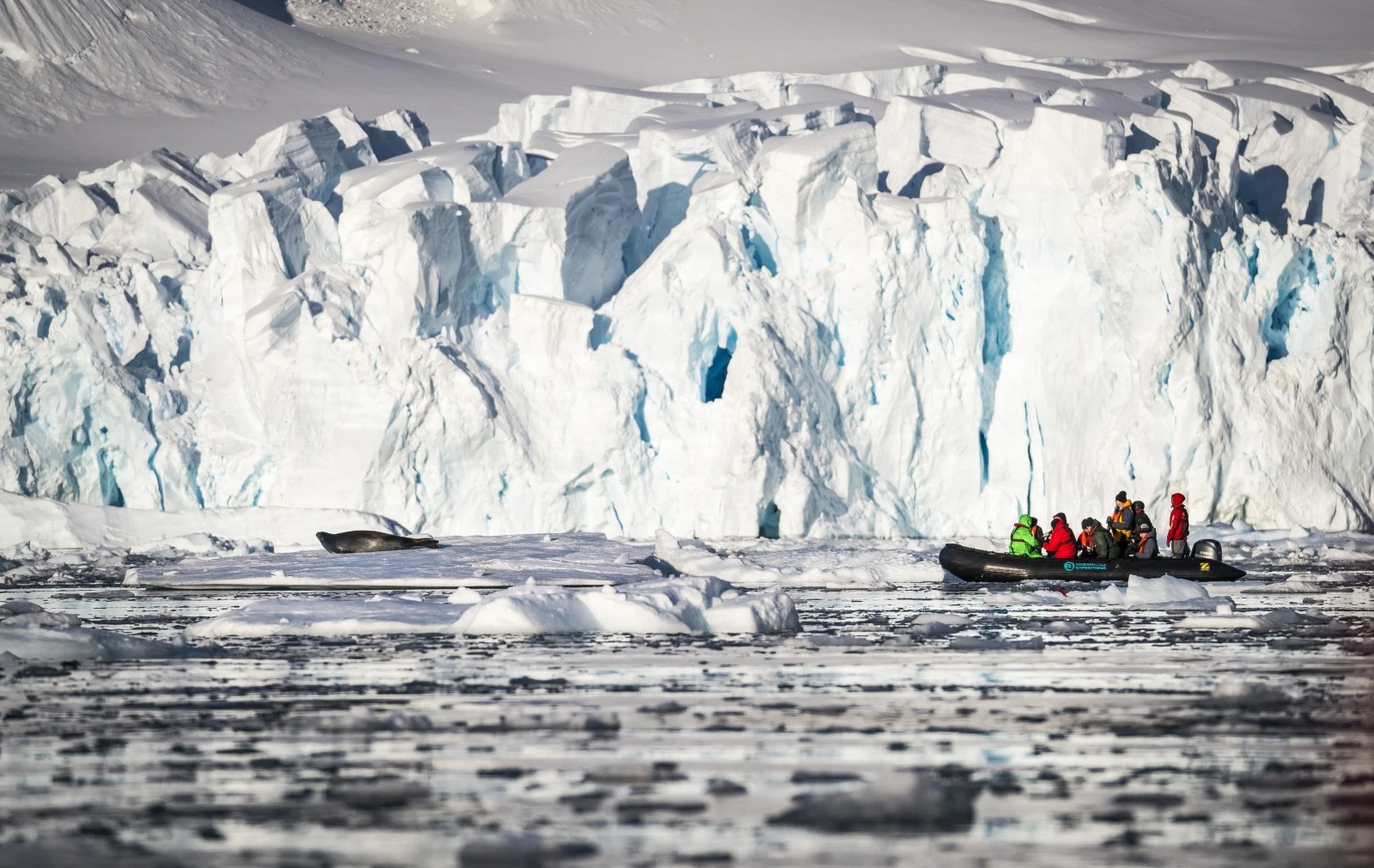 Antarctica - Discovery and learning + Long hikes